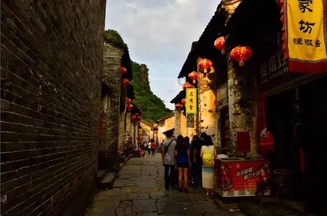 暗黑精灵幽影重重